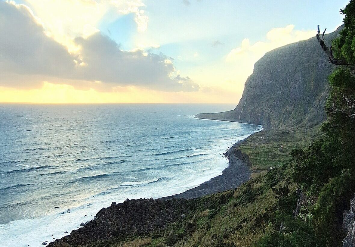 At the end of the world: Flores, Azores (Backpacking Guide)