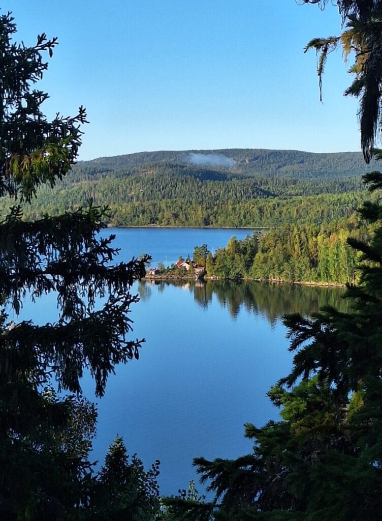Views from Algaberget Vindskydd along the Höga Kusten Leden