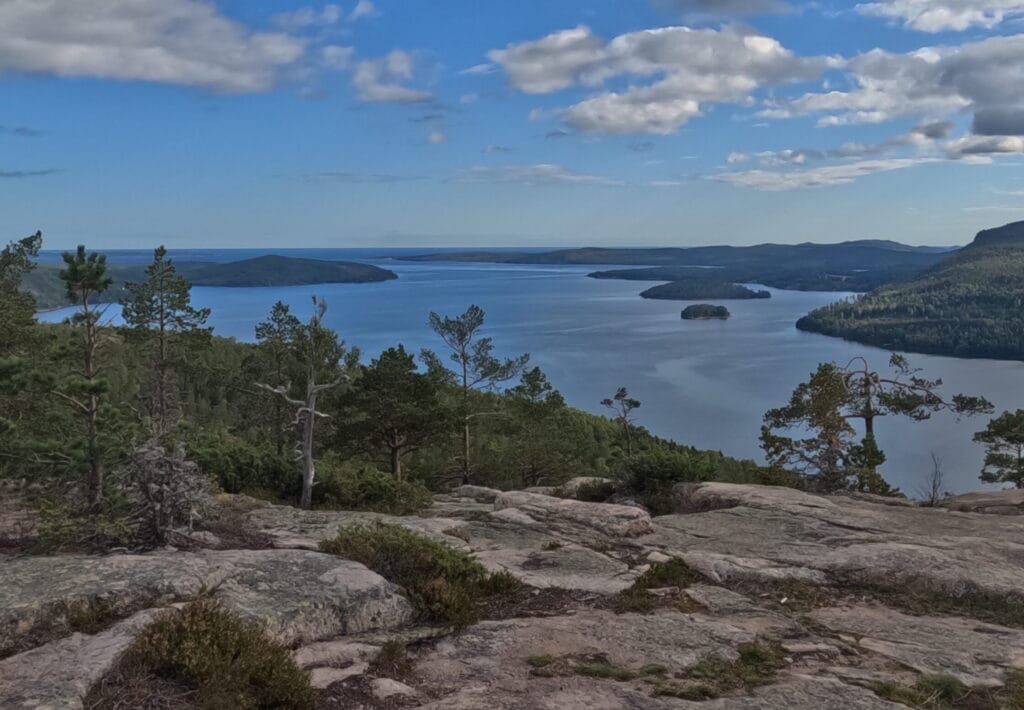 Views from Getsvedjeberget along the Höga Kusten Leden.